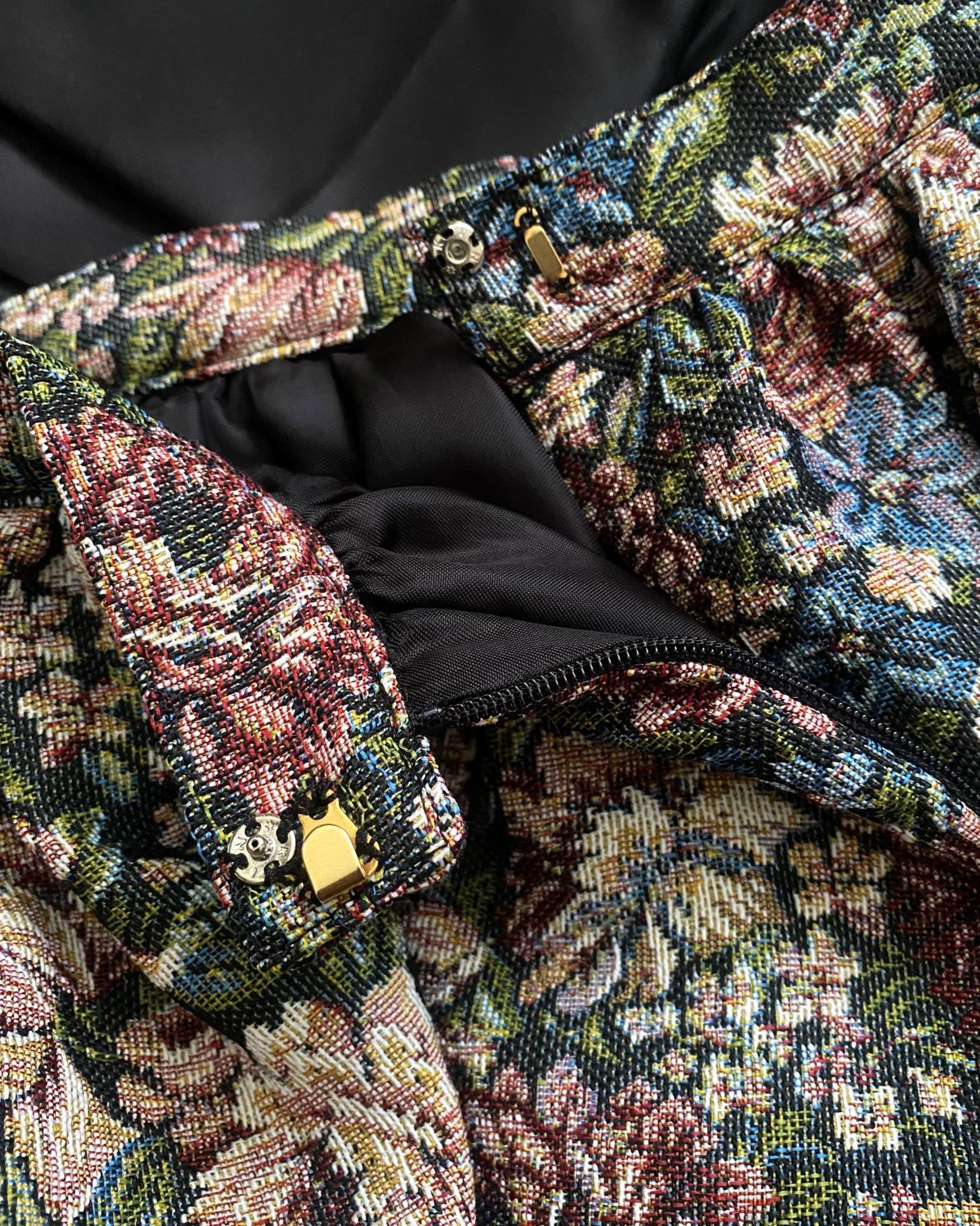 Floral gobelin skirts