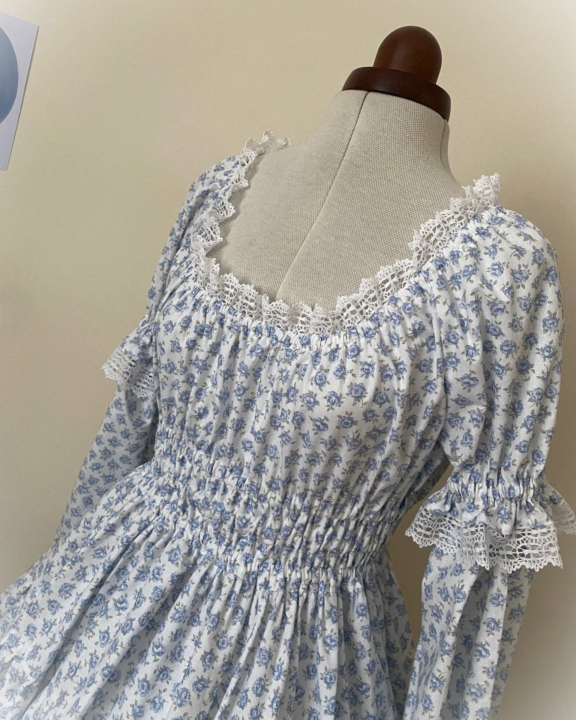 Blue rose shirring OP with detachable sleeves