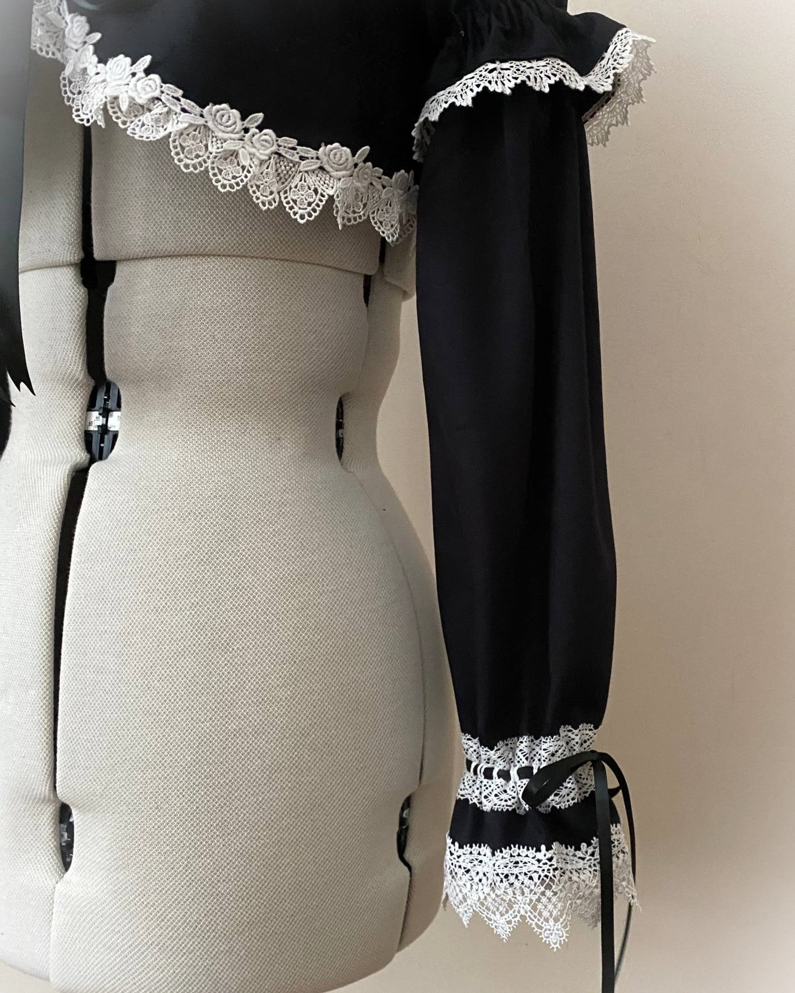 Detachable sleeve boleros