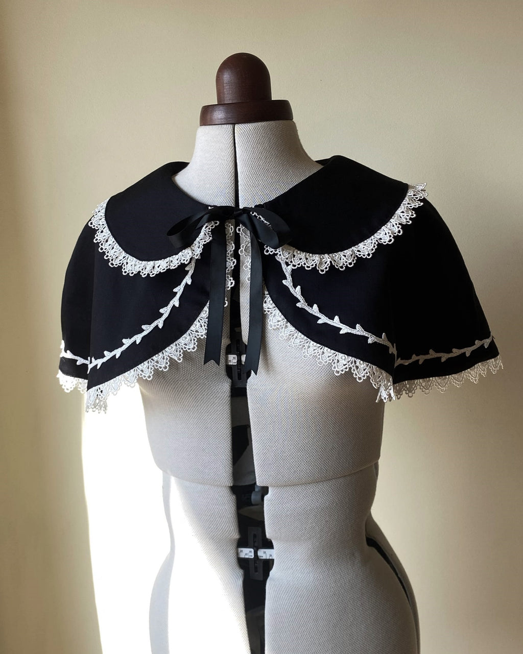 Rose thorn capelets