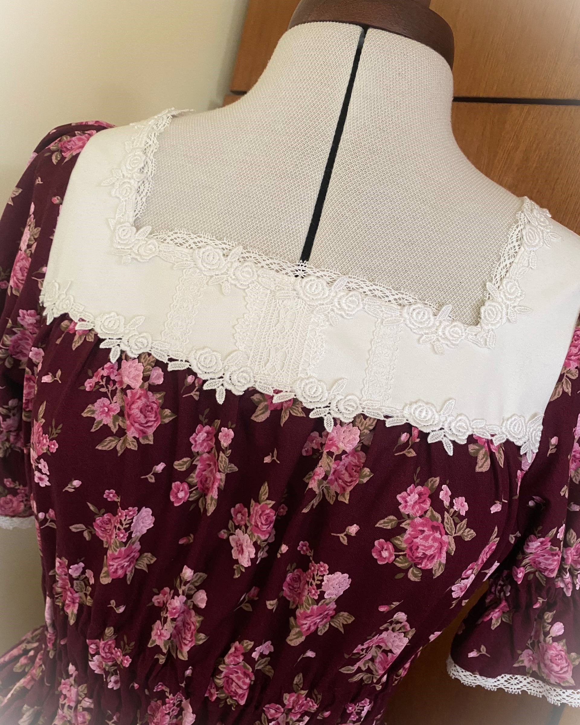 Bordeaux bouquet shirring OP