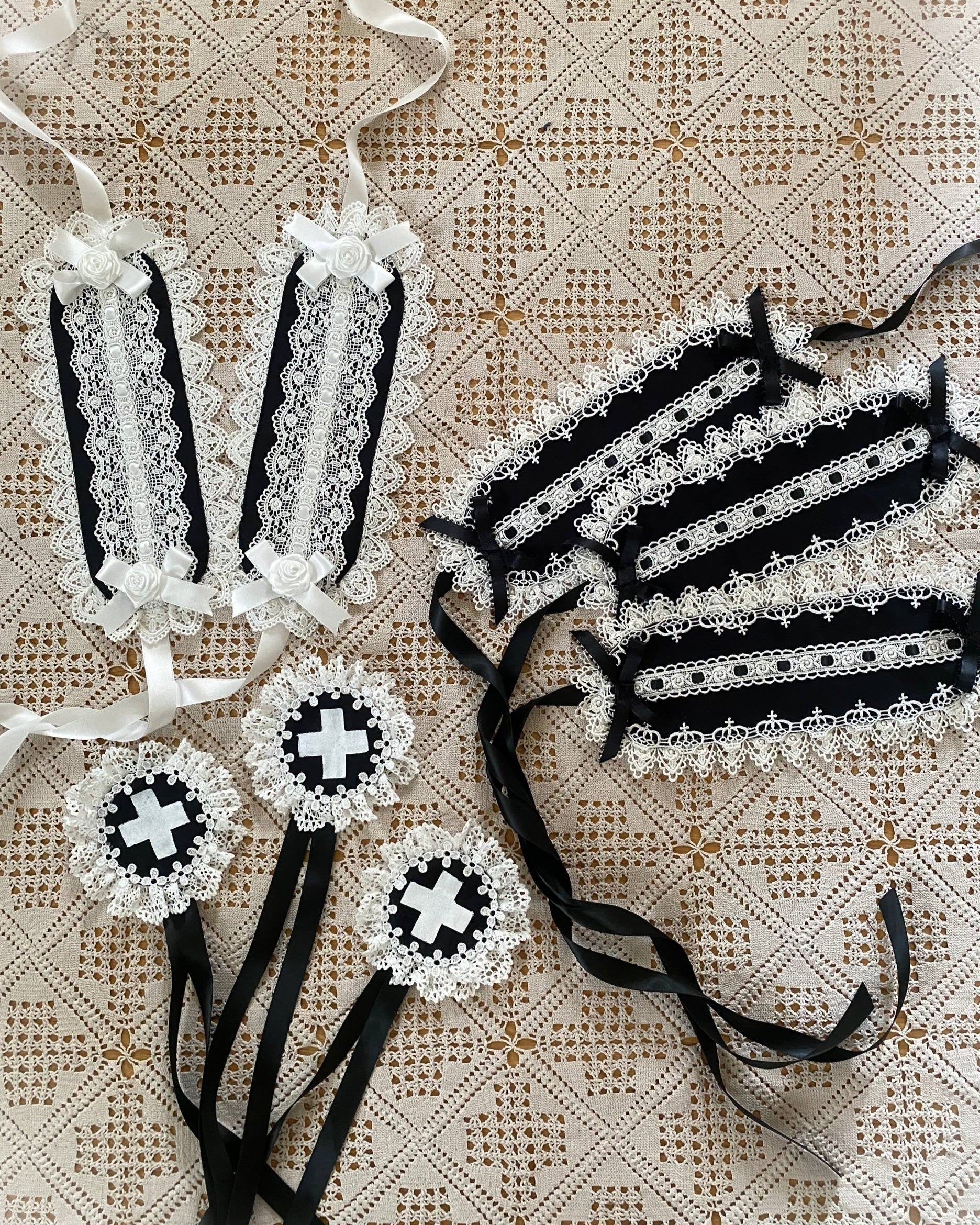 Black & White accessories