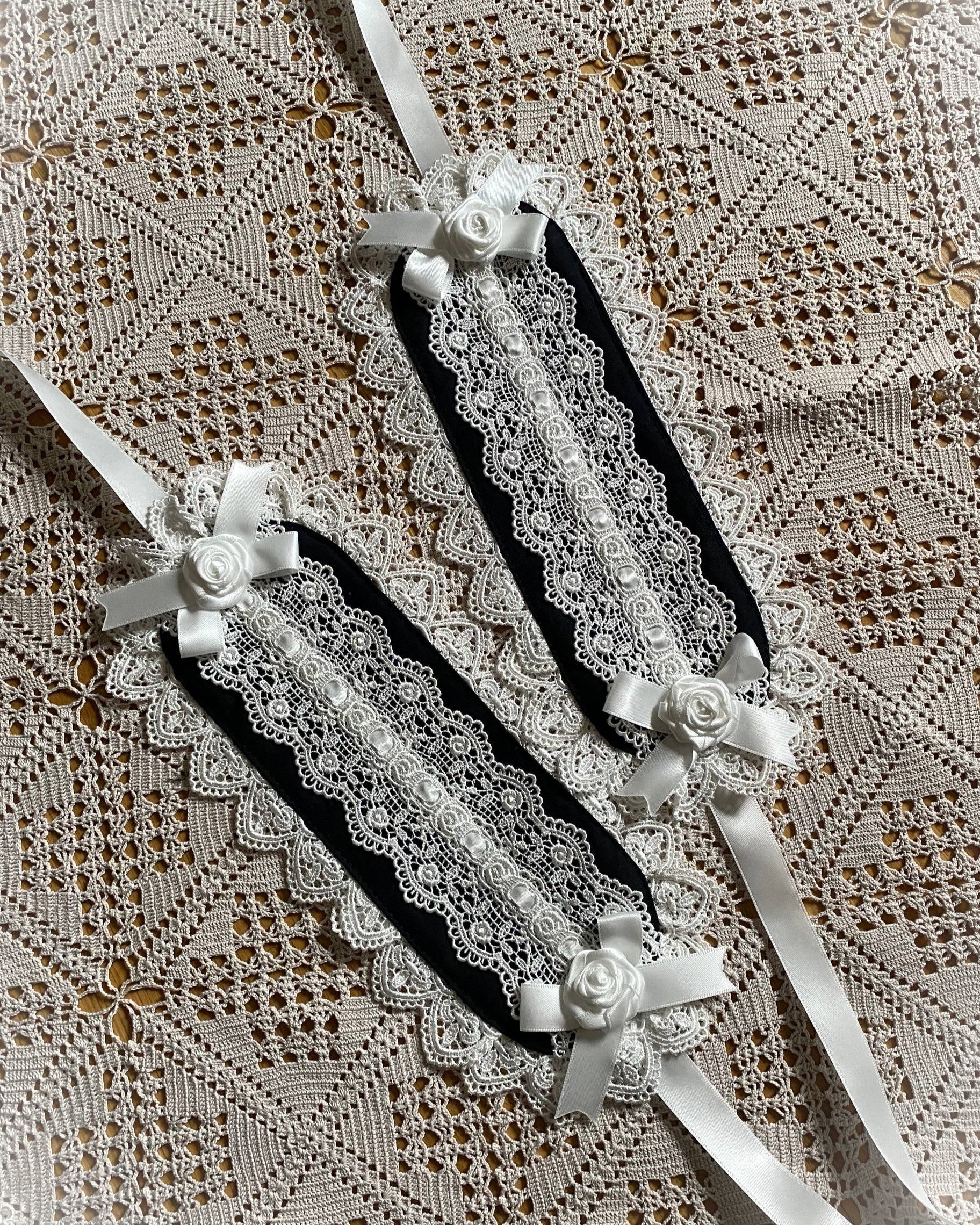 Black & White accessories