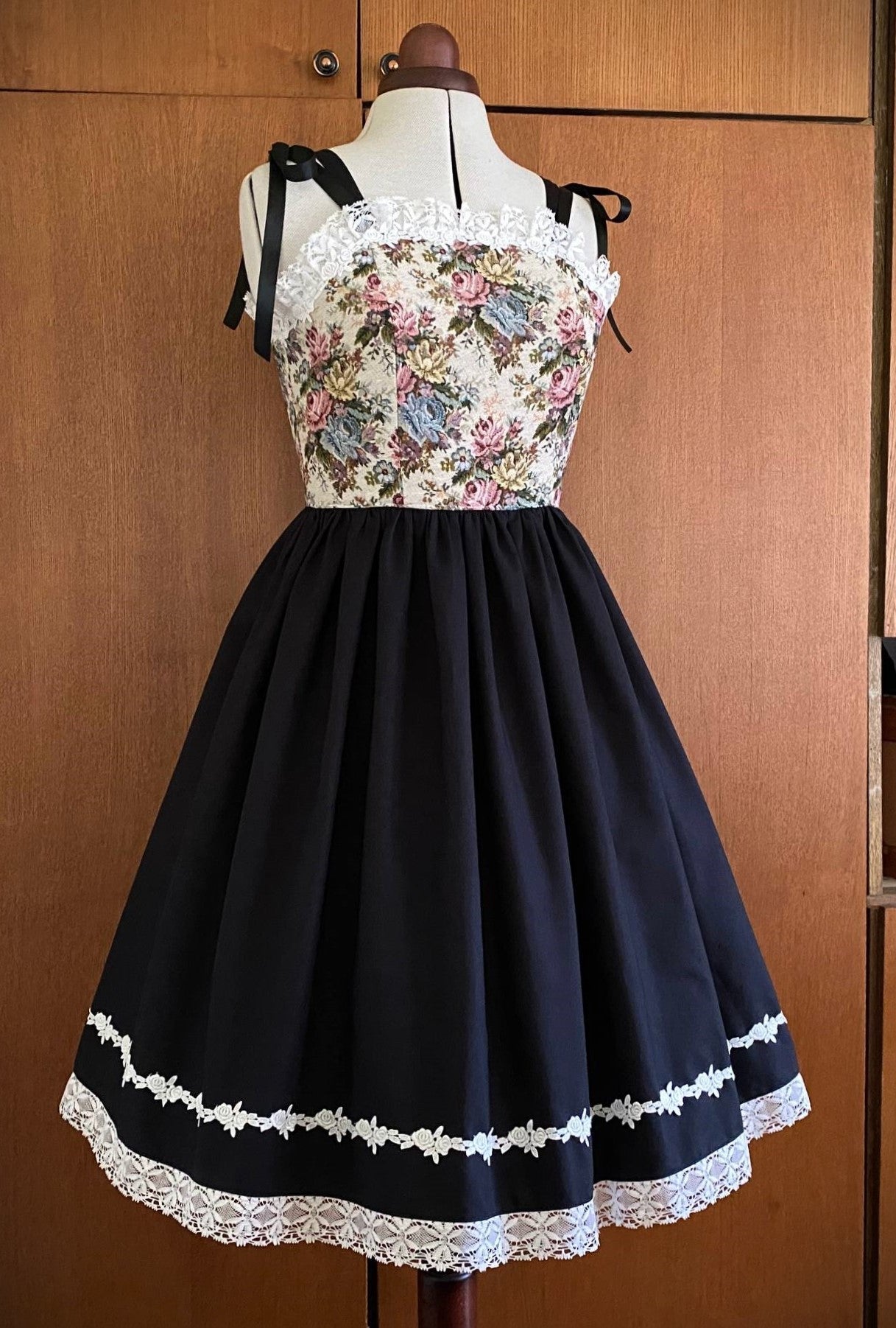 Gobelin split sundress