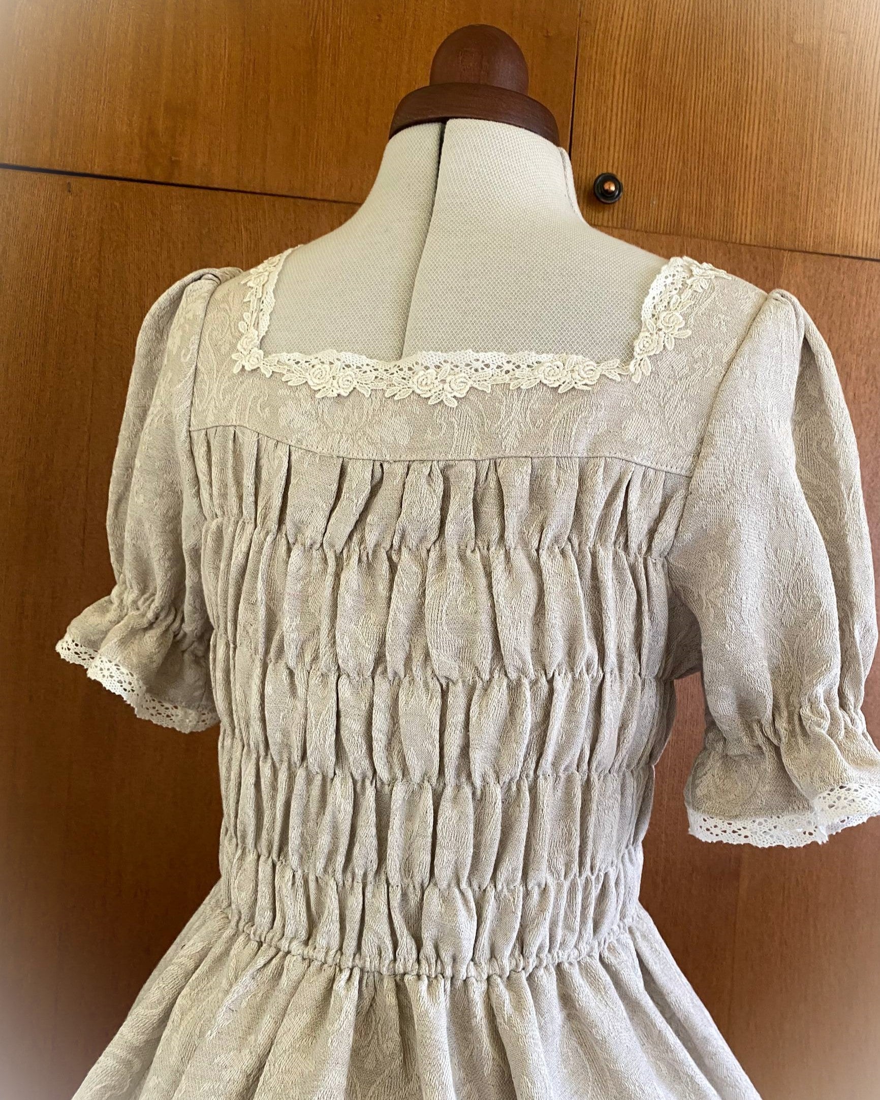 Linen jacquard square neck OP