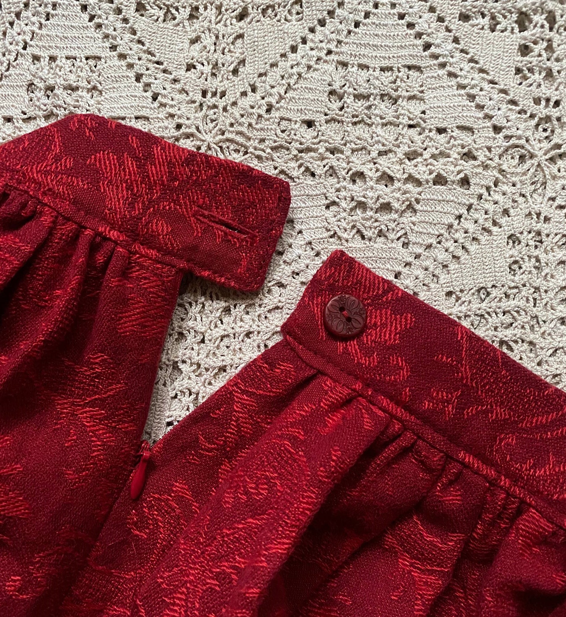 Red Jacquard sets
