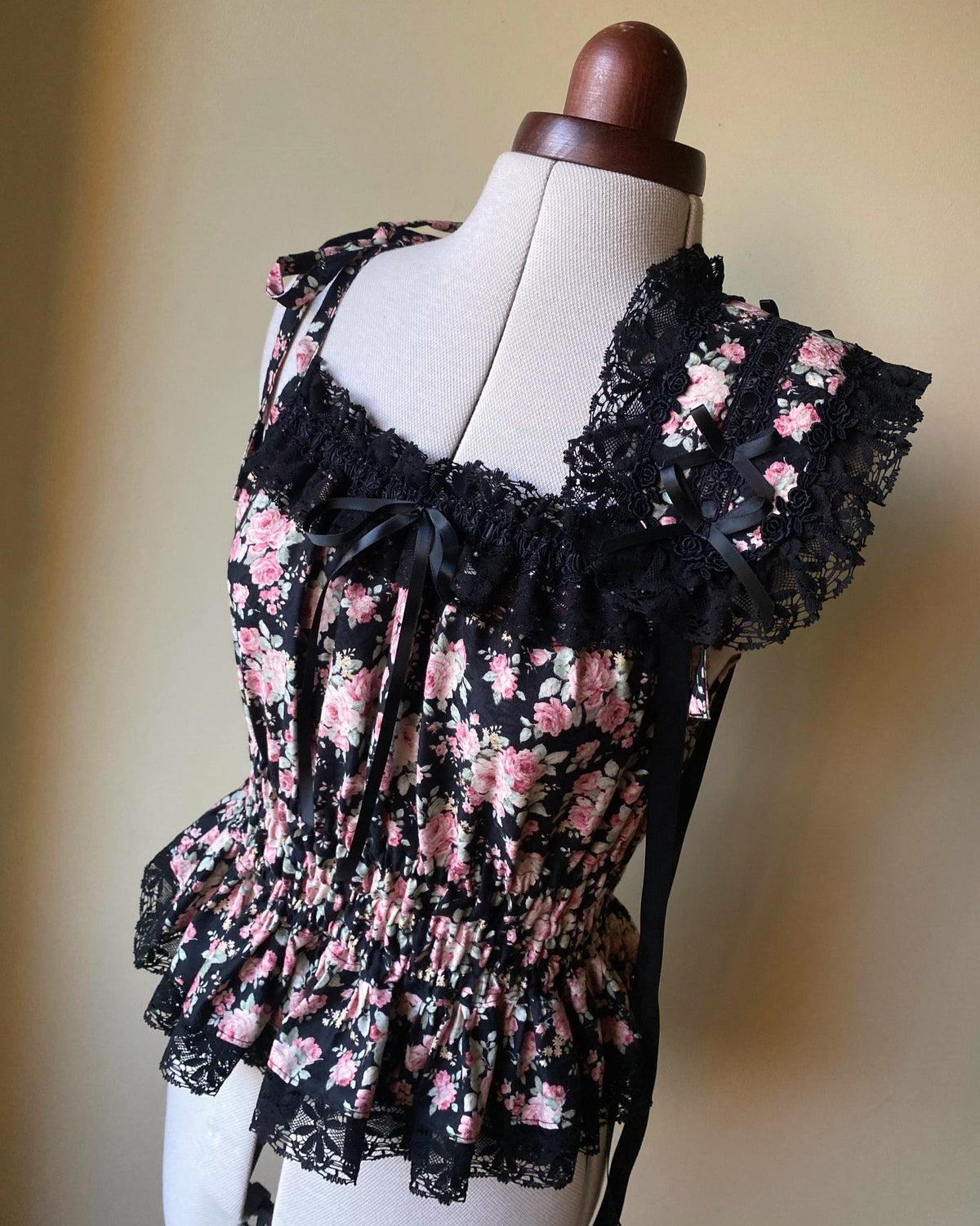 Rose bouquet shirring camisoles & matching headdresses