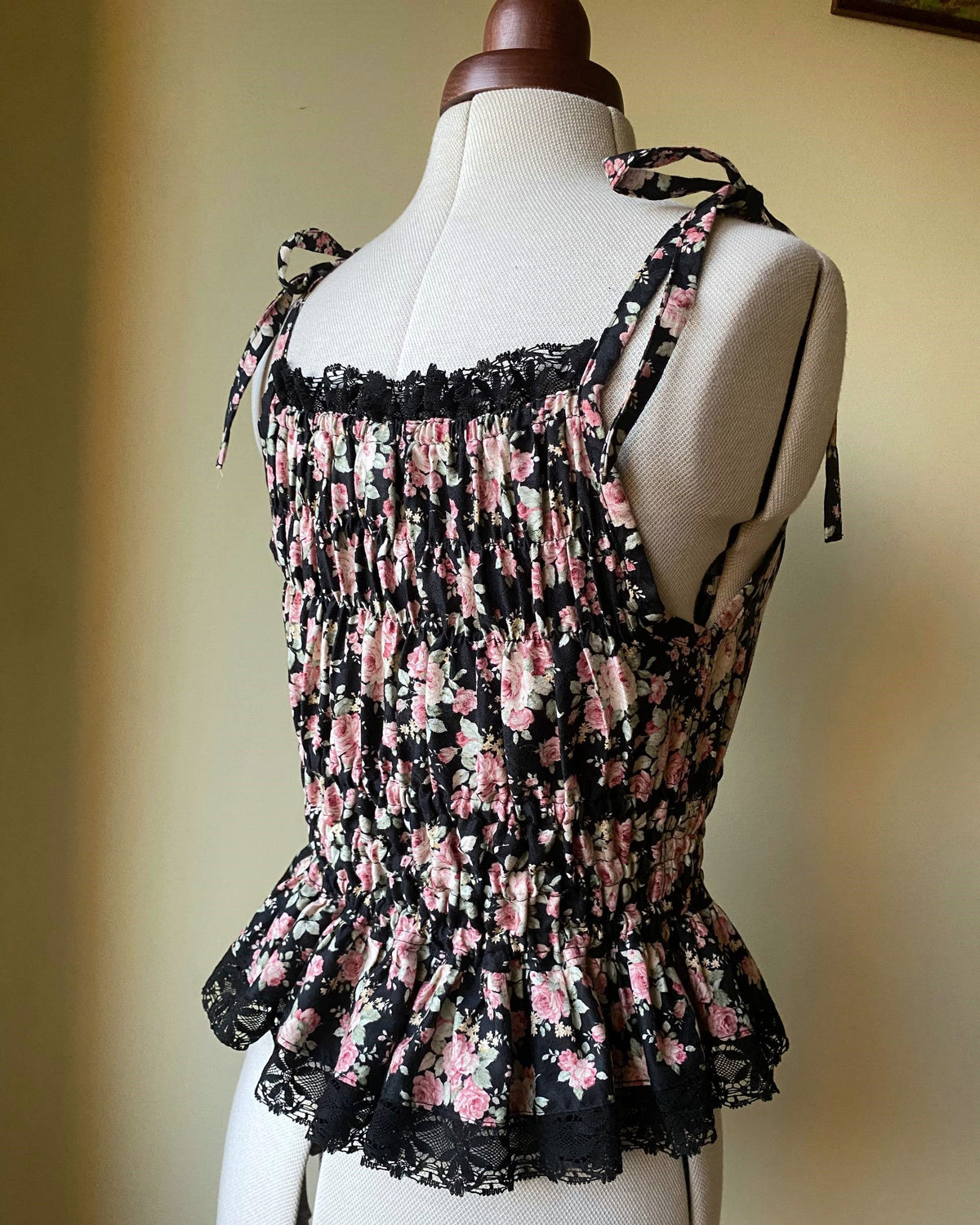 Rose bouquet shirring camisoles & matching headdresses